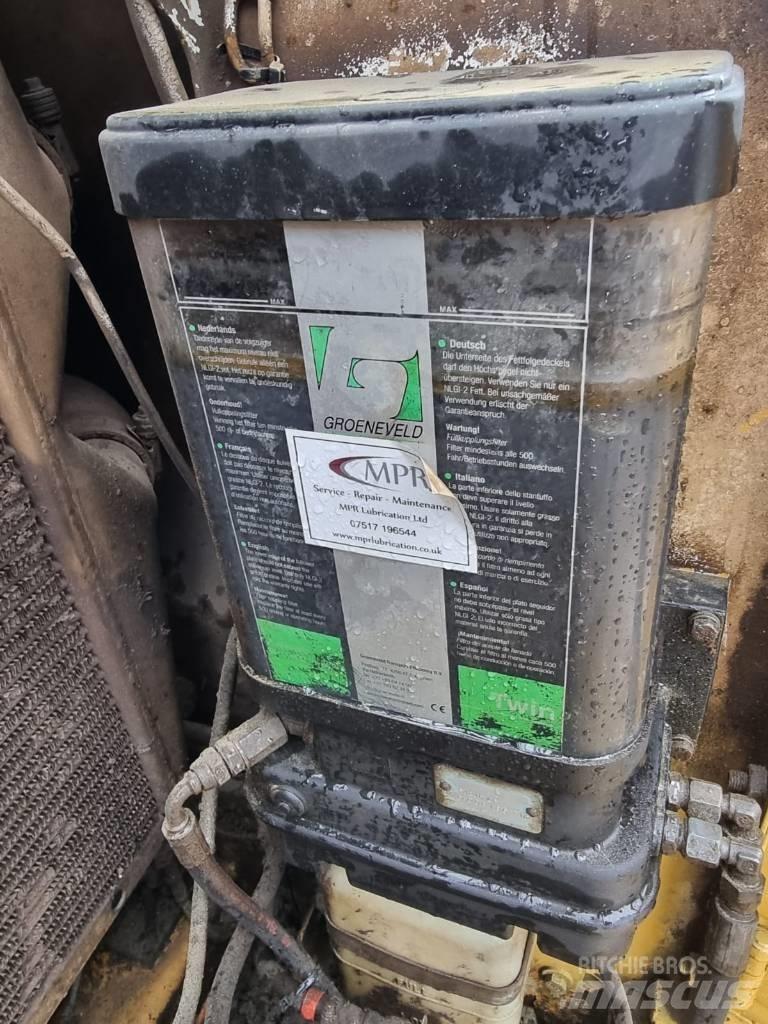 CAT M 325 D L MH Bageri za manipuliranje materijalom / otpadom