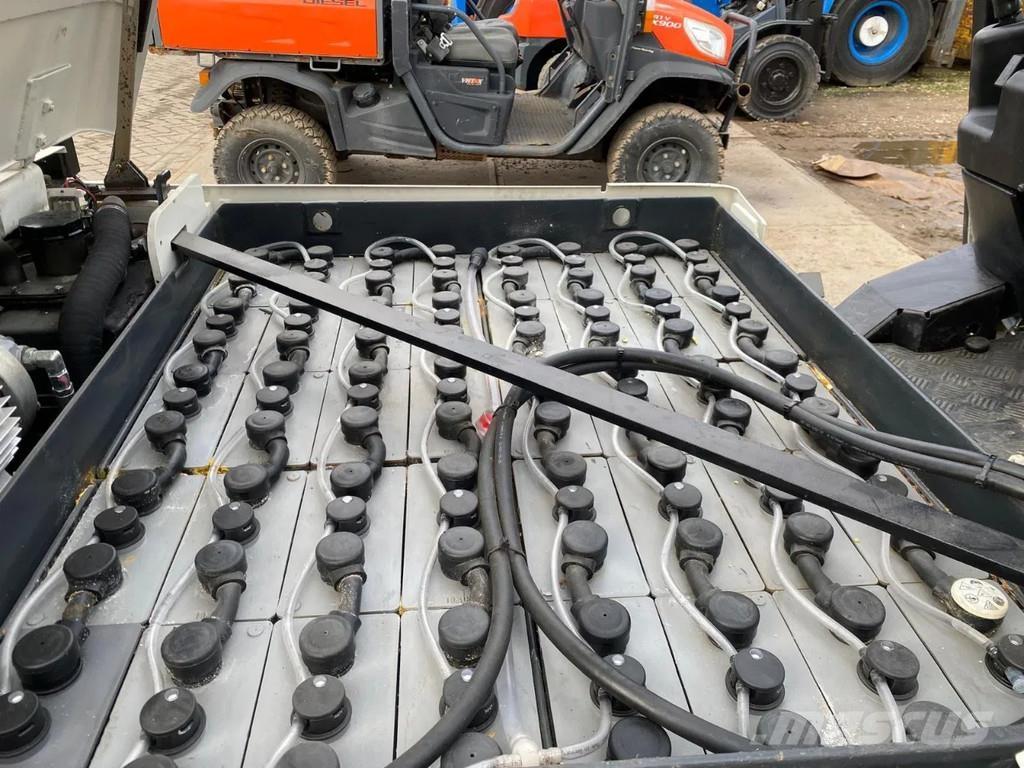 CAT EP30K-PAC Električni viličari