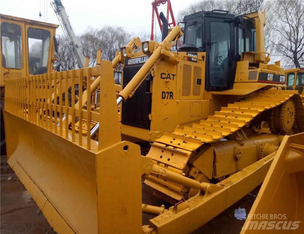 CAT D 7 R Buldožeri gusjeničari