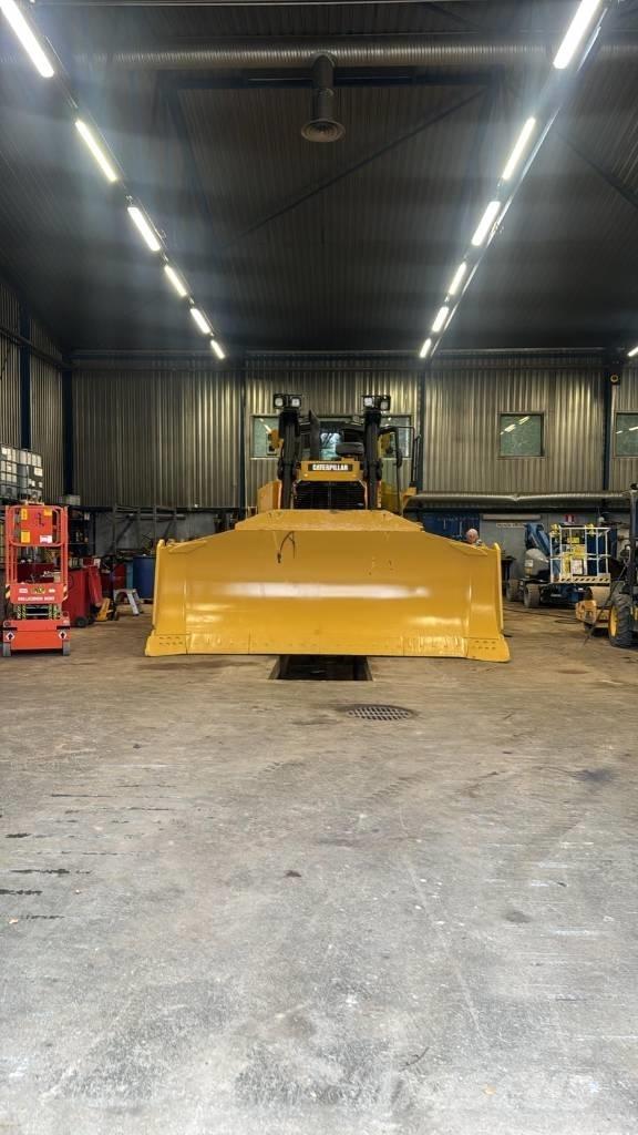 CAT D 8 T Buldožeri gusjeničari