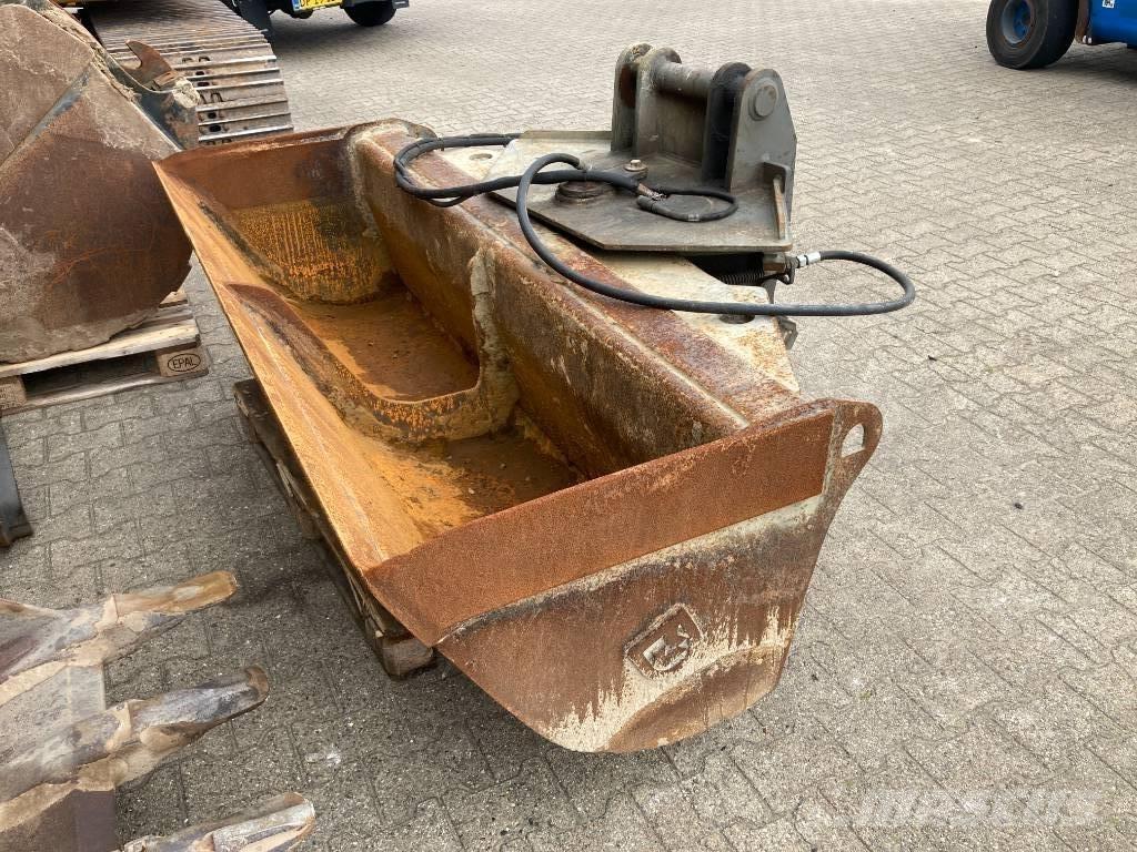 Komatsu PC 130-6K Bageri gusjeničari