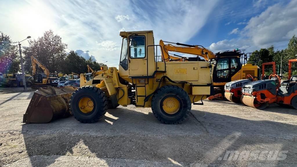 Komatsu WA 200 Utovarivači na kotačima