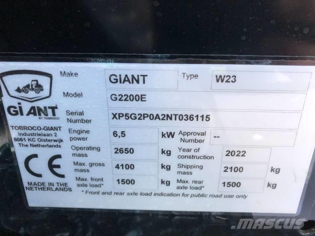 GiANT G 2200 E Višenamjenski utovarivači