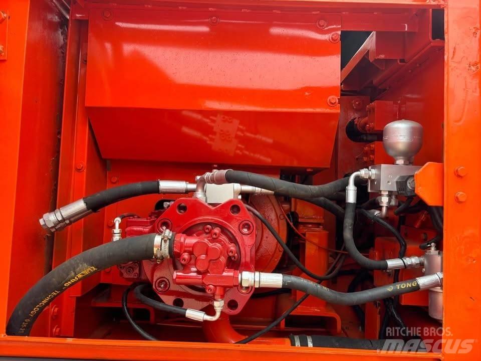 Doosan DX 225 LCA Bageri gusjeničari