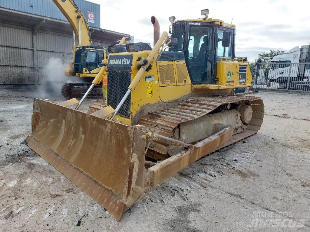 Komatsu D65PX-18 Buldožeri gusjeničari