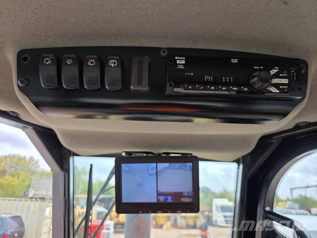 CAT D 5 K 2 LGP Buldožeri gusjeničari