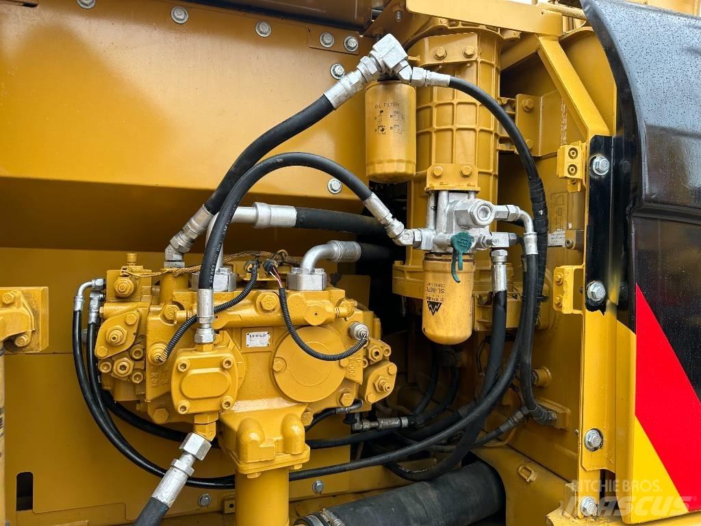 CAT 320 Bageri gusjeničari