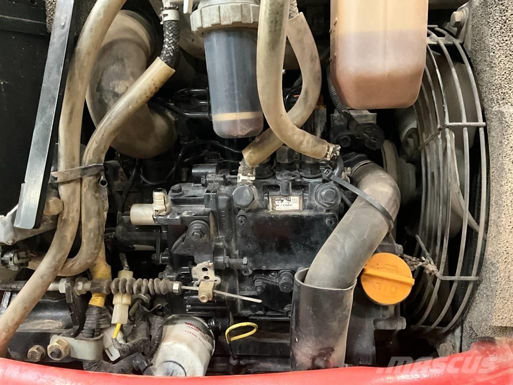 Takeuchi TB 215 R Mini bageri <7t