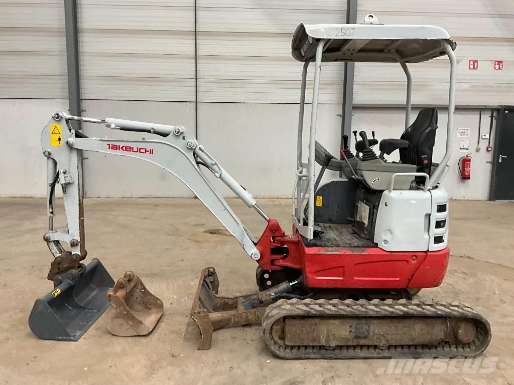 Takeuchi TB 215 R Mini bageri <7t