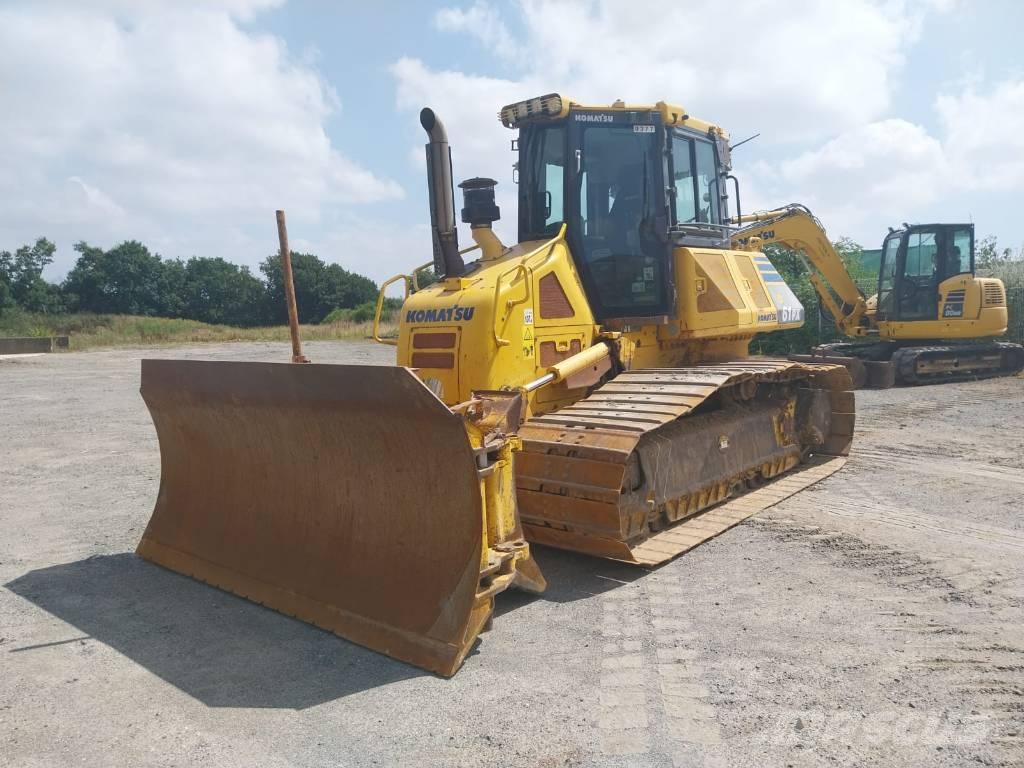 Komatsu D61PX-23 Buldožeri gusjeničari
