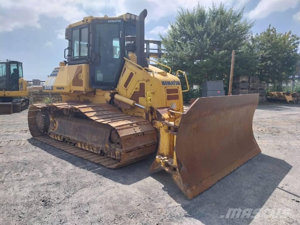 Komatsu D61PX-23 Buldožeri gusjeničari