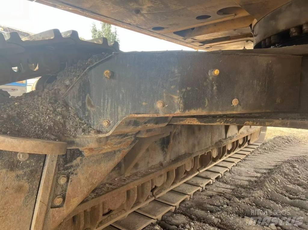 CAT 374 Bageri gusjeničari