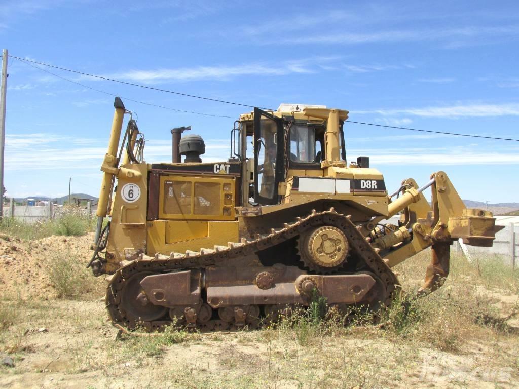 CAT D 8 R Buldožeri gusjeničari