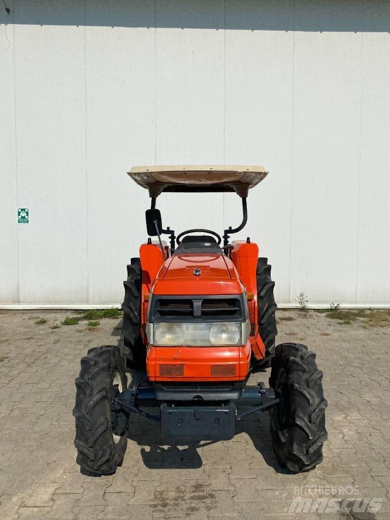 Kubota GL320 Kompaktni (mali) traktori