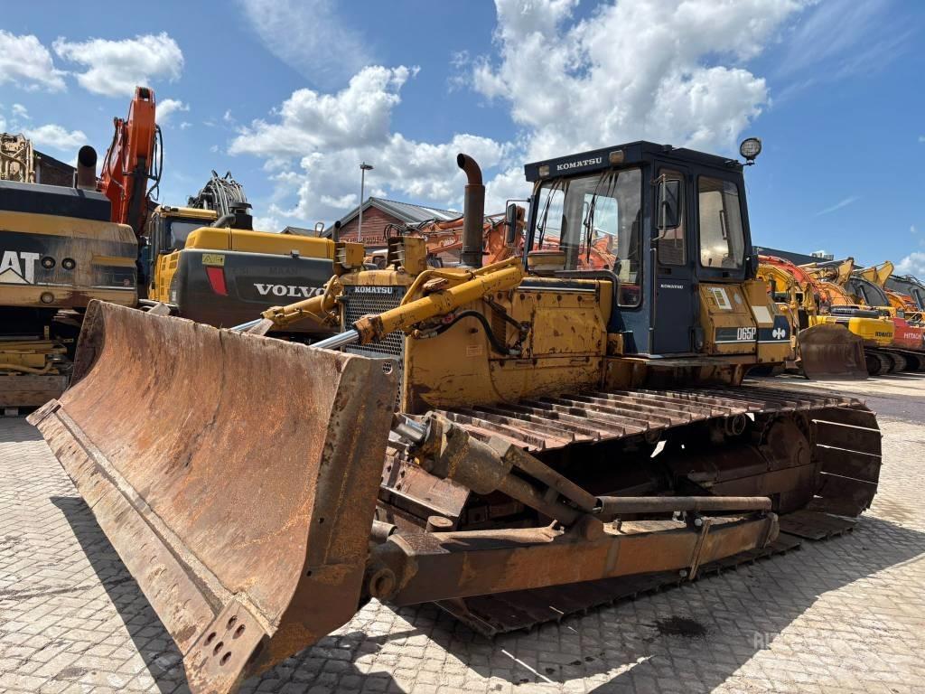 Komatsu D65PX-8 Buldožeri gusjeničari