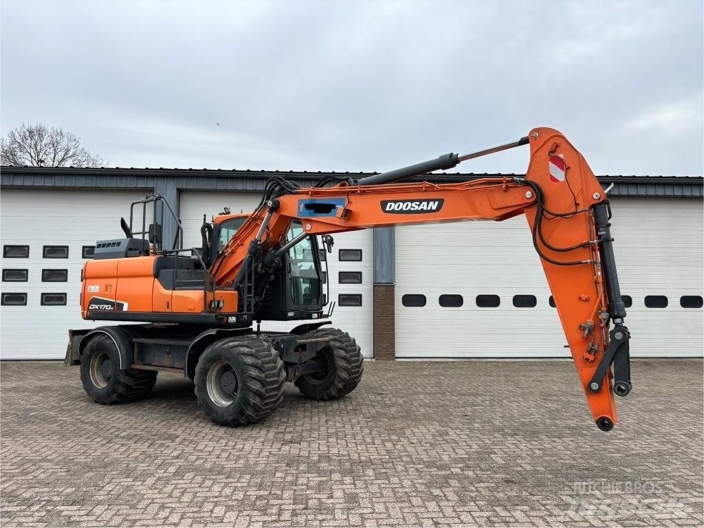 Doosan DX 170 W Bageri na kotačima
