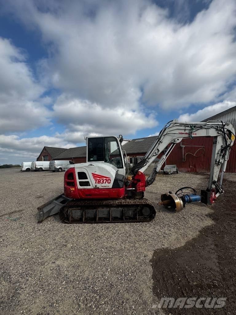 Takeuchi TB 370 Bageri gusjeničari
