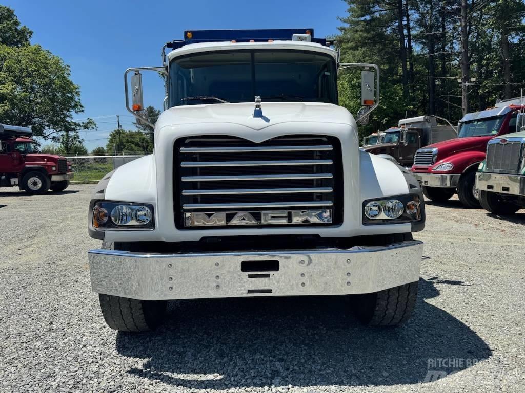 Mack GU 713 Kiper kamioni