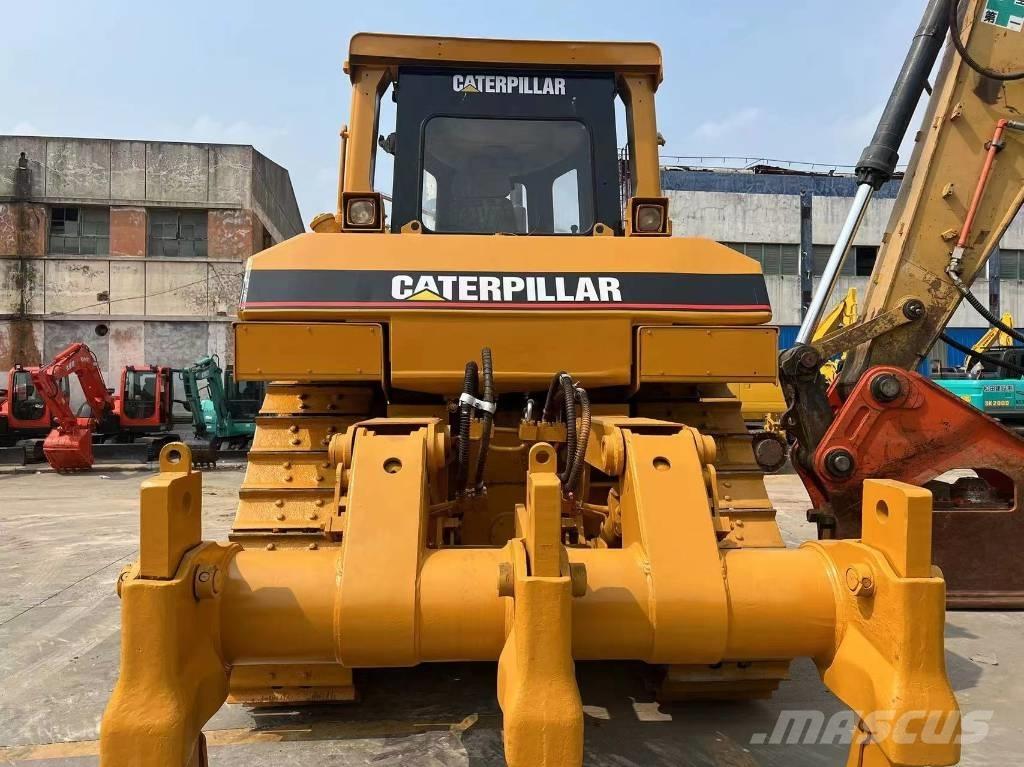 CAT D8R Buldožeri gusjeničari