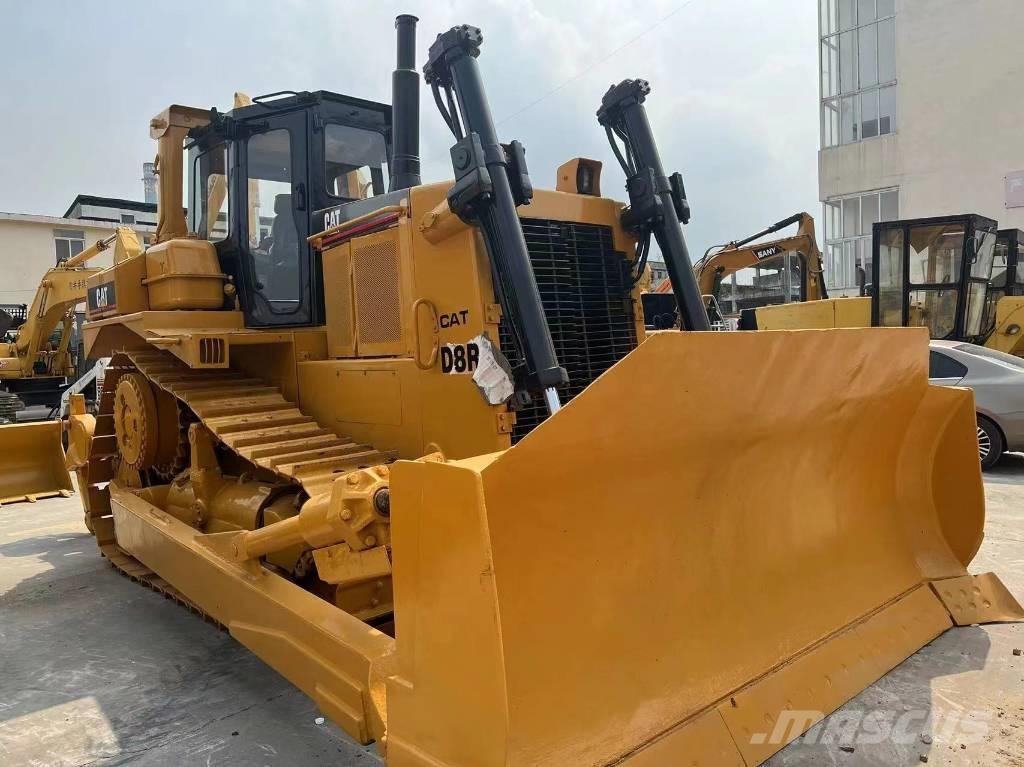 CAT D8R Buldožeri gusjeničari