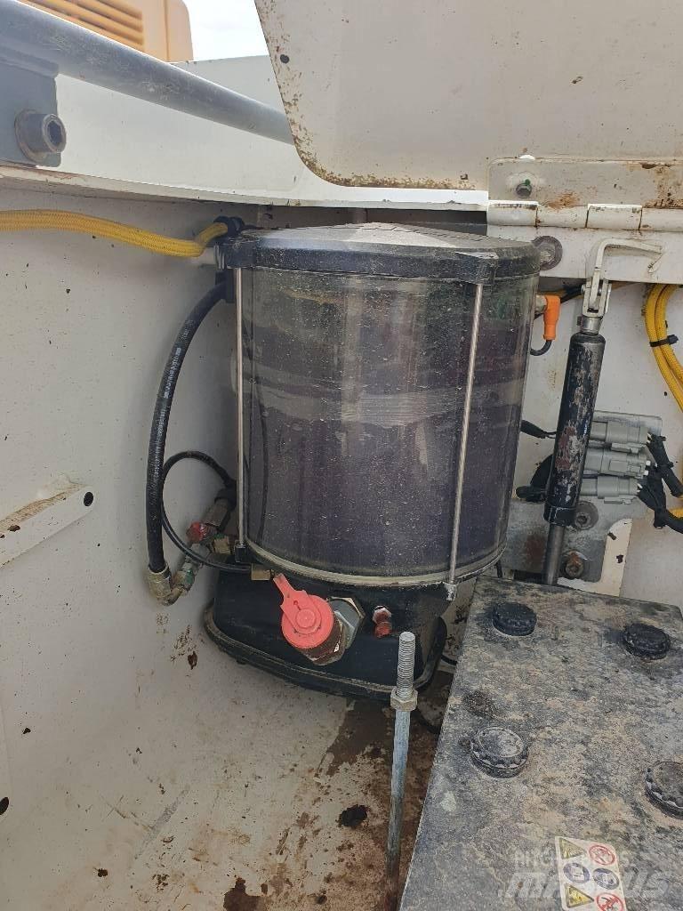 Liebherr R 926 LC Bageri gusjeničari