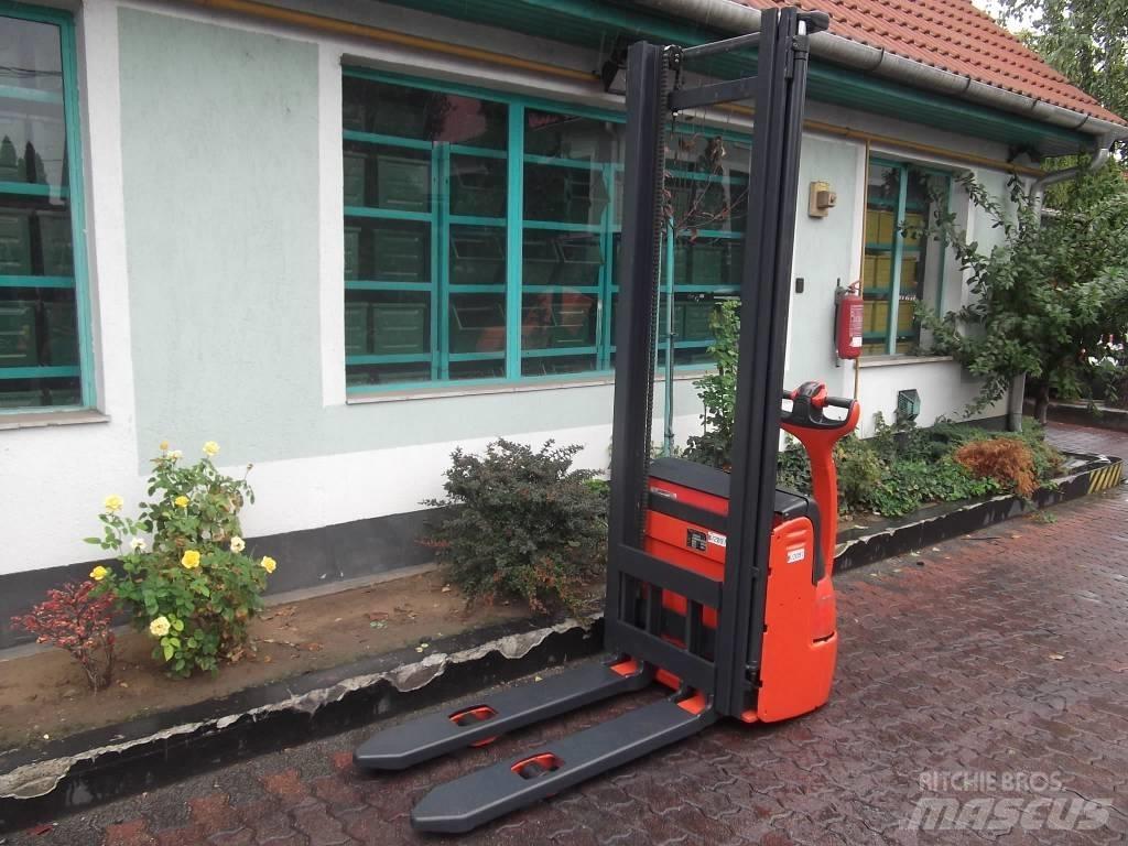 Linde L12 /379/ V-2097 Samopogonski ručni viličari