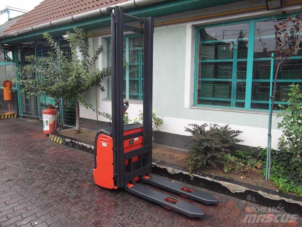 Linde L12 /379/ V-2097 Samopogonski ručni viličari