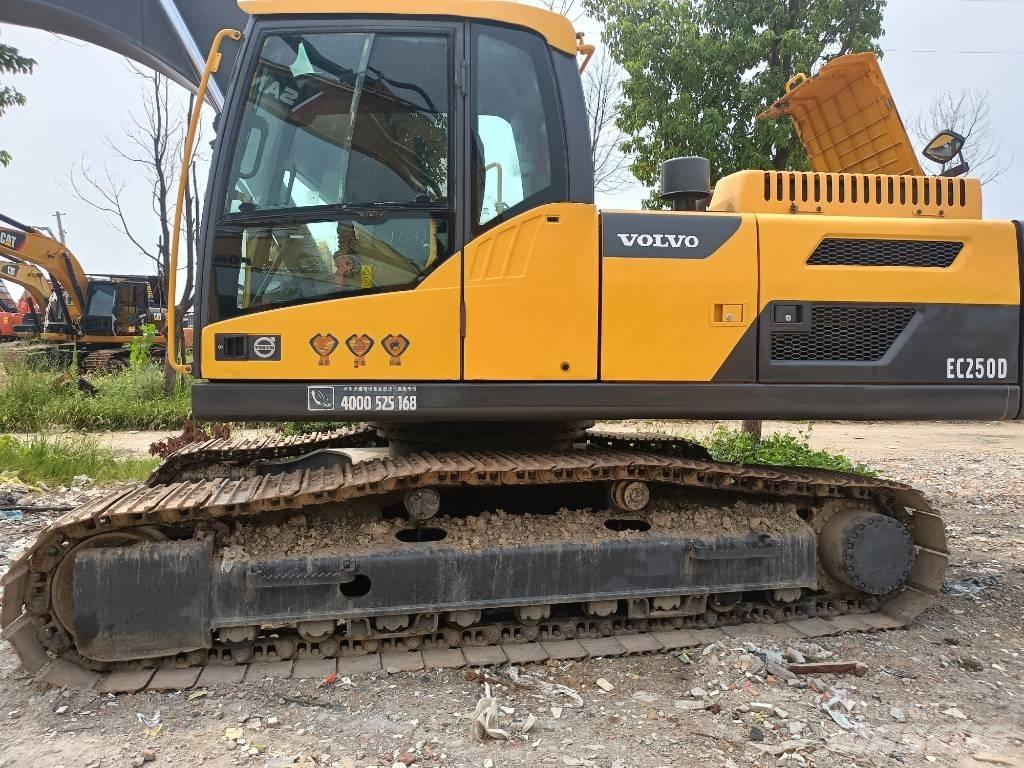Volvo EC250D Bageri gusjeničari