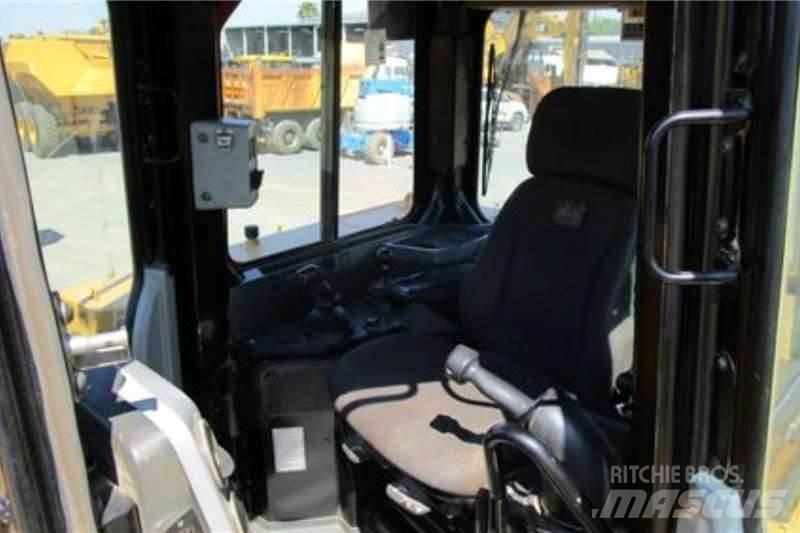 CAT D8R Buldožeri gusjeničari