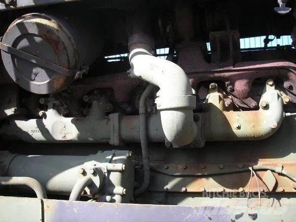 CAT D8K Buldožeri gusjeničari