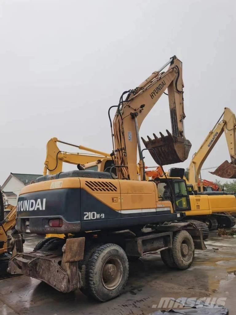 Hyundai R210W-9 Bageri na kotačima