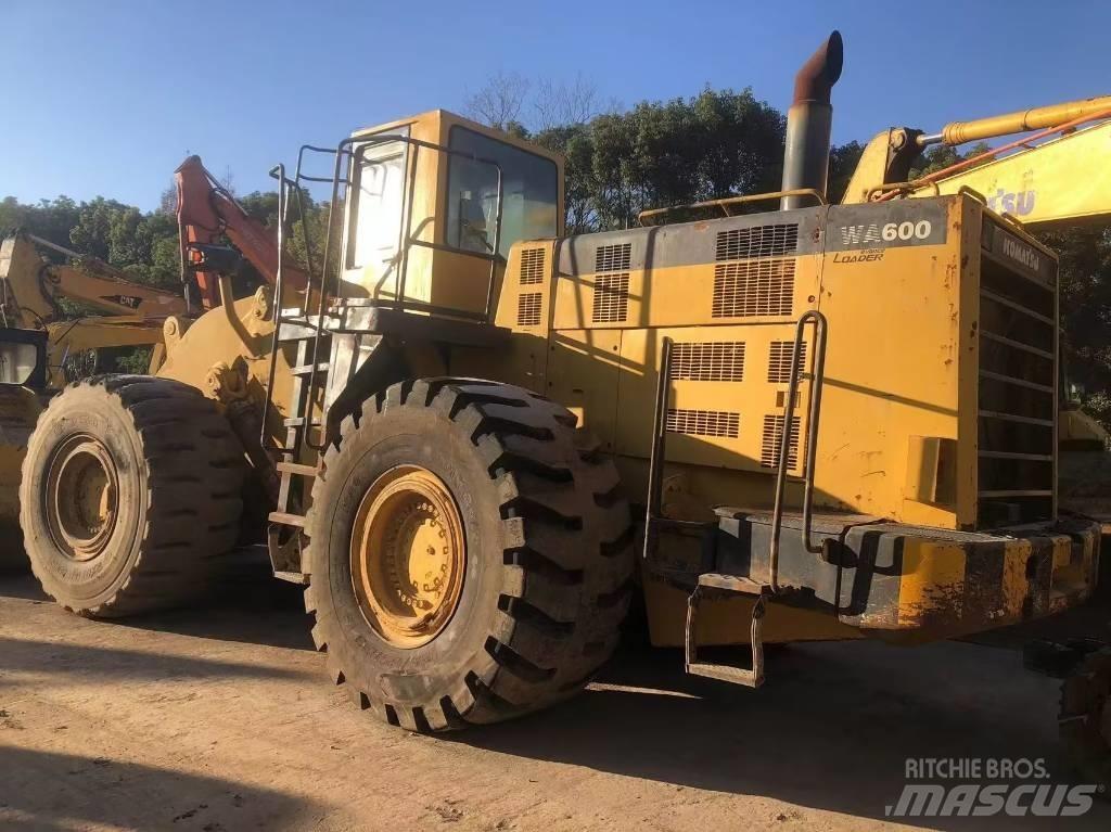 Komatsu WA 600-3 Utovarivači na kotačima