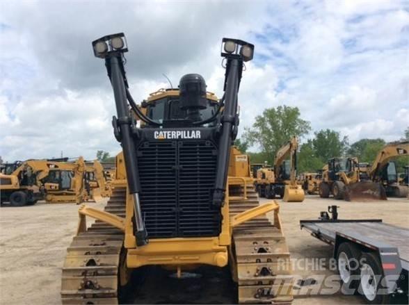 CAT D8T Buldožeri gusjeničari