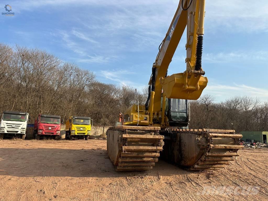 CAT 320 C L Amfibijski bageri