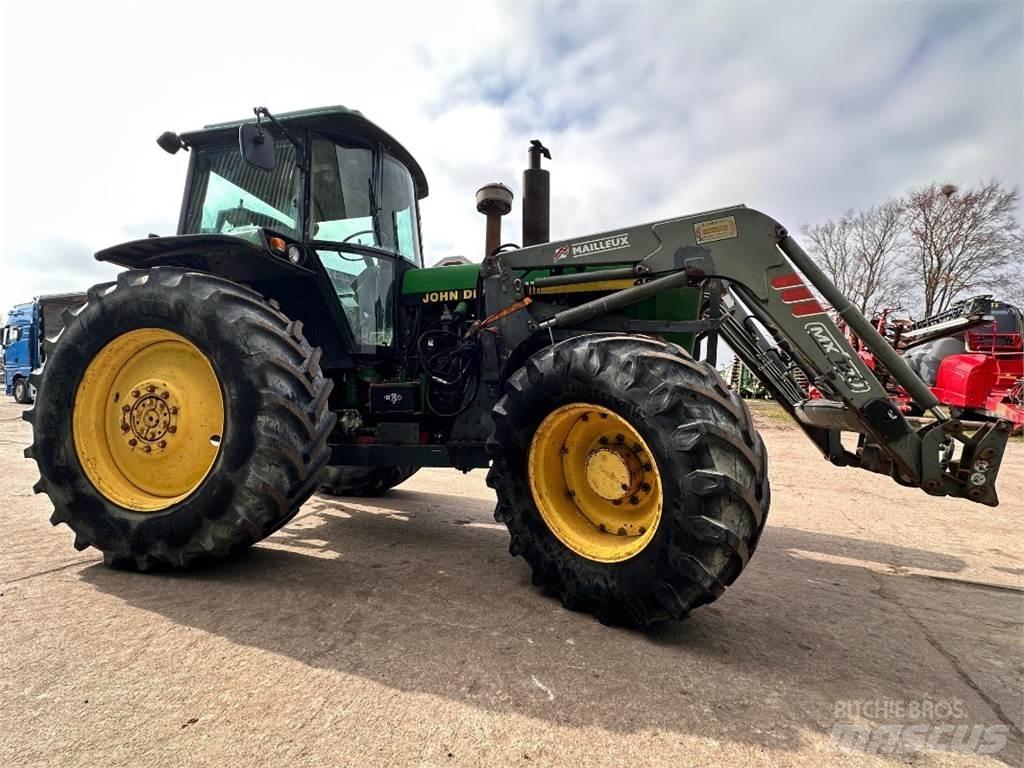John Deere 4055 Traktori