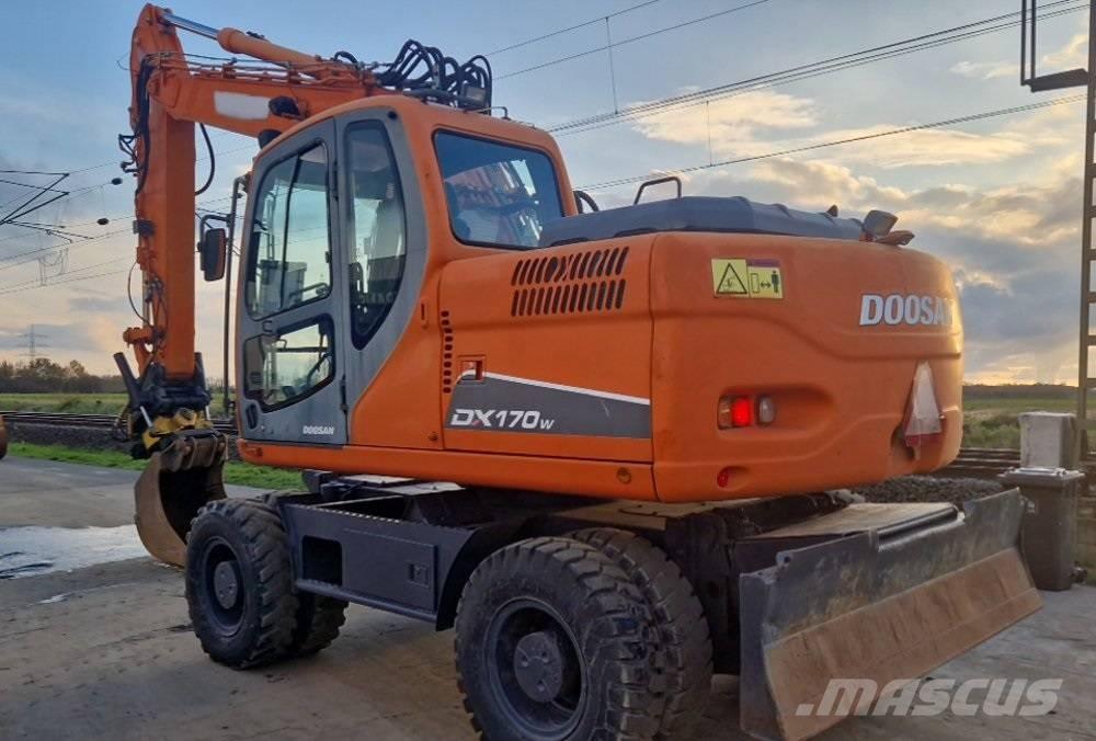 Doosan DX 170 W Bageri na kotačima