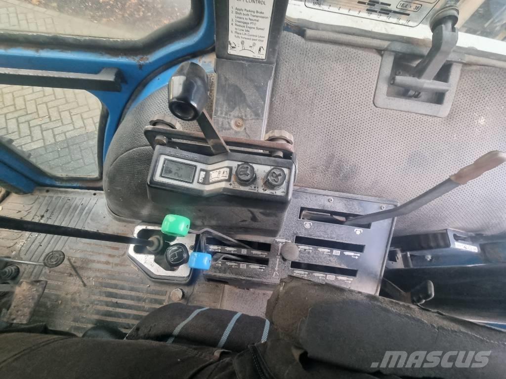 Ford 8210 Traktori