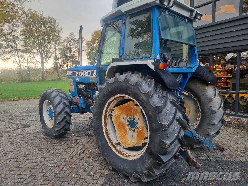 Ford 8210 Traktori