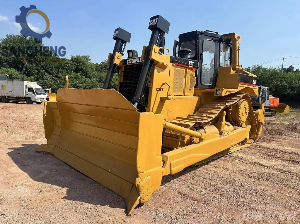 CAT D8R Buldožeri gusjeničari