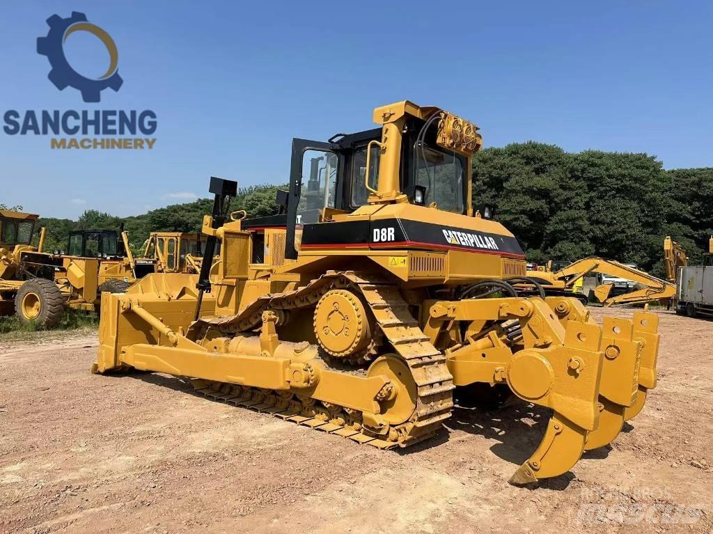 CAT D8R Buldožeri gusjeničari