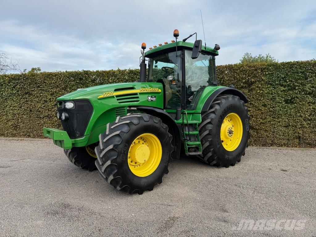 John Deere 7720 Traktori