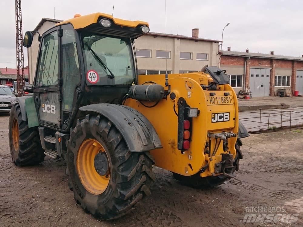JCB 541-70 Poljoprivredni teleskopski utovarivači