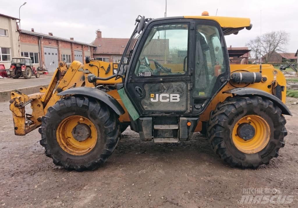 JCB 541-70 Poljoprivredni teleskopski utovarivači