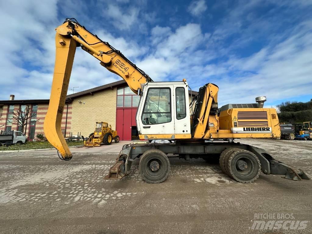 Liebherr A 924 B Bageri za manipuliranje materijalom / otpadom