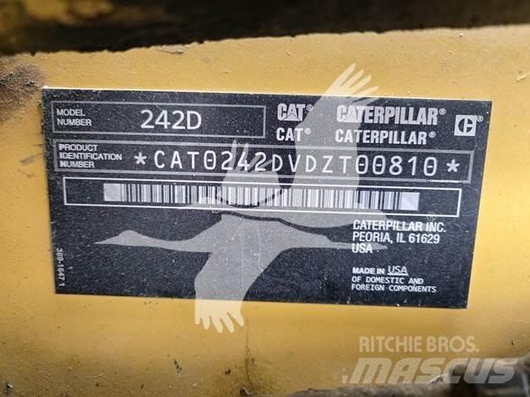 CAT 242D Skid steer mini utovarivači