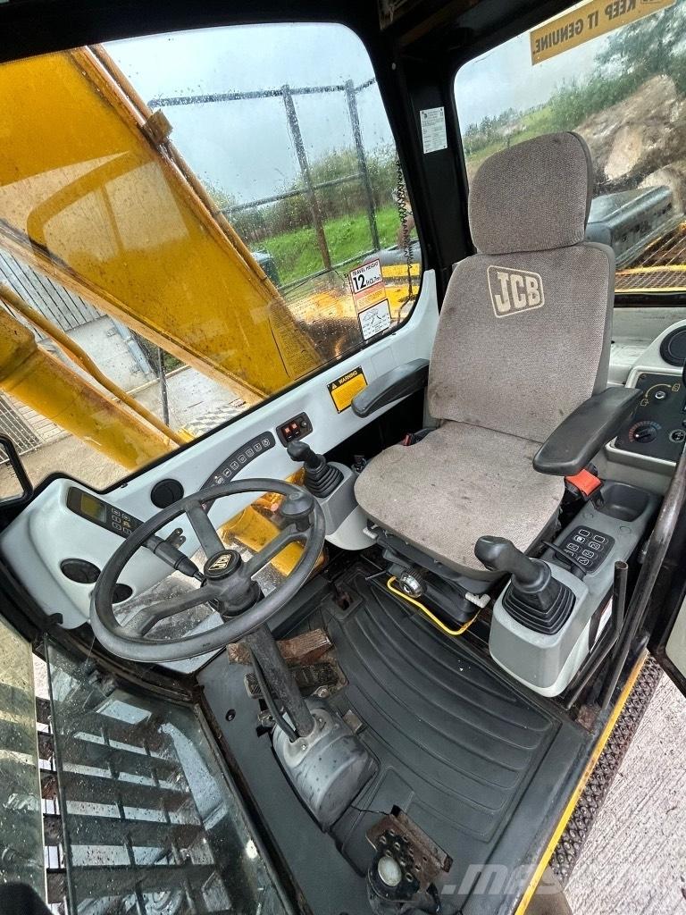JCB JS 130 W Bageri na kotačima