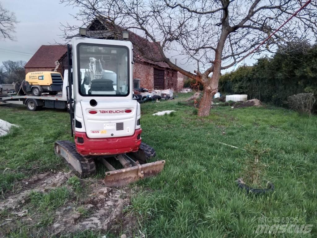 Takeuchi TB 225 Mini bageri <7t