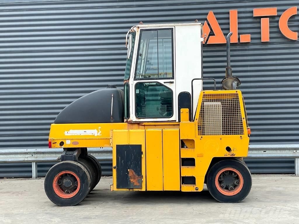 Dynapac CP 142 Gumeni valjci na kotačima