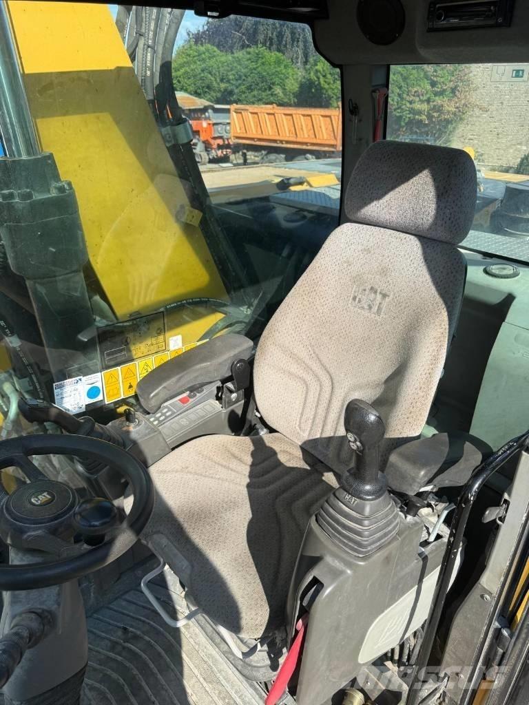 CAT M 316F Bageri na kotačima