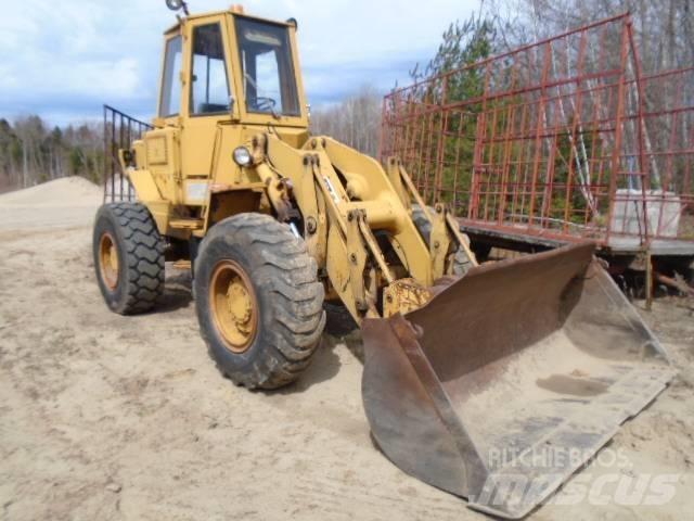 CAT 930 Utovarivači na kotačima